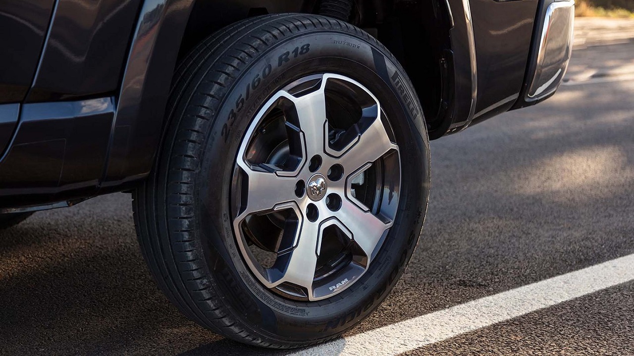 La Rampage Laramie tiene llantas 18 pulgadas.