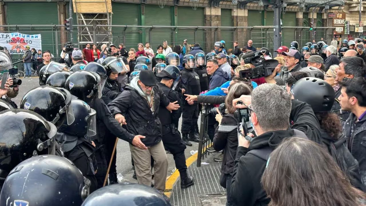 Una de las imágenes de los incidentes frente al Congreso