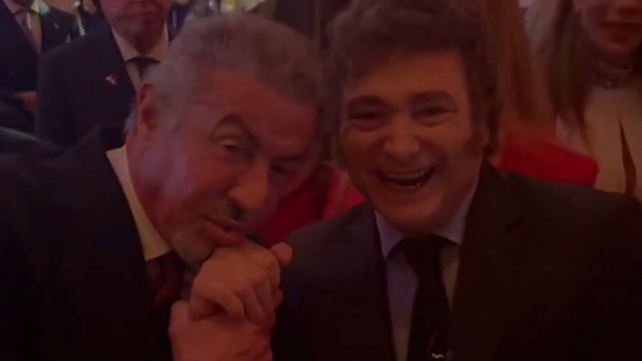 De 'Rocky' a la política: el afectuoso momento que protagonizaron Javier Milei y Sylvester Stallone 
