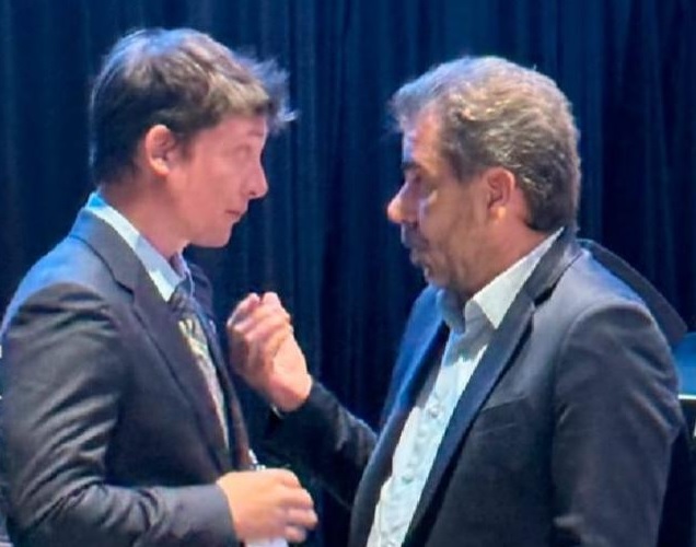 También estuvo Cristian Ritondo, quien habló con Santiago Caputo