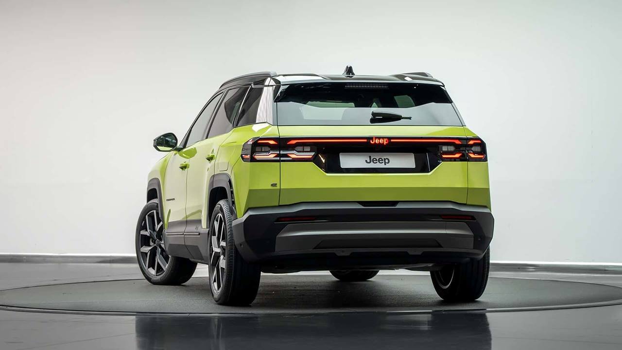 Los faros del Jeep Compass 2026 incorporan tecnología matrix led.
