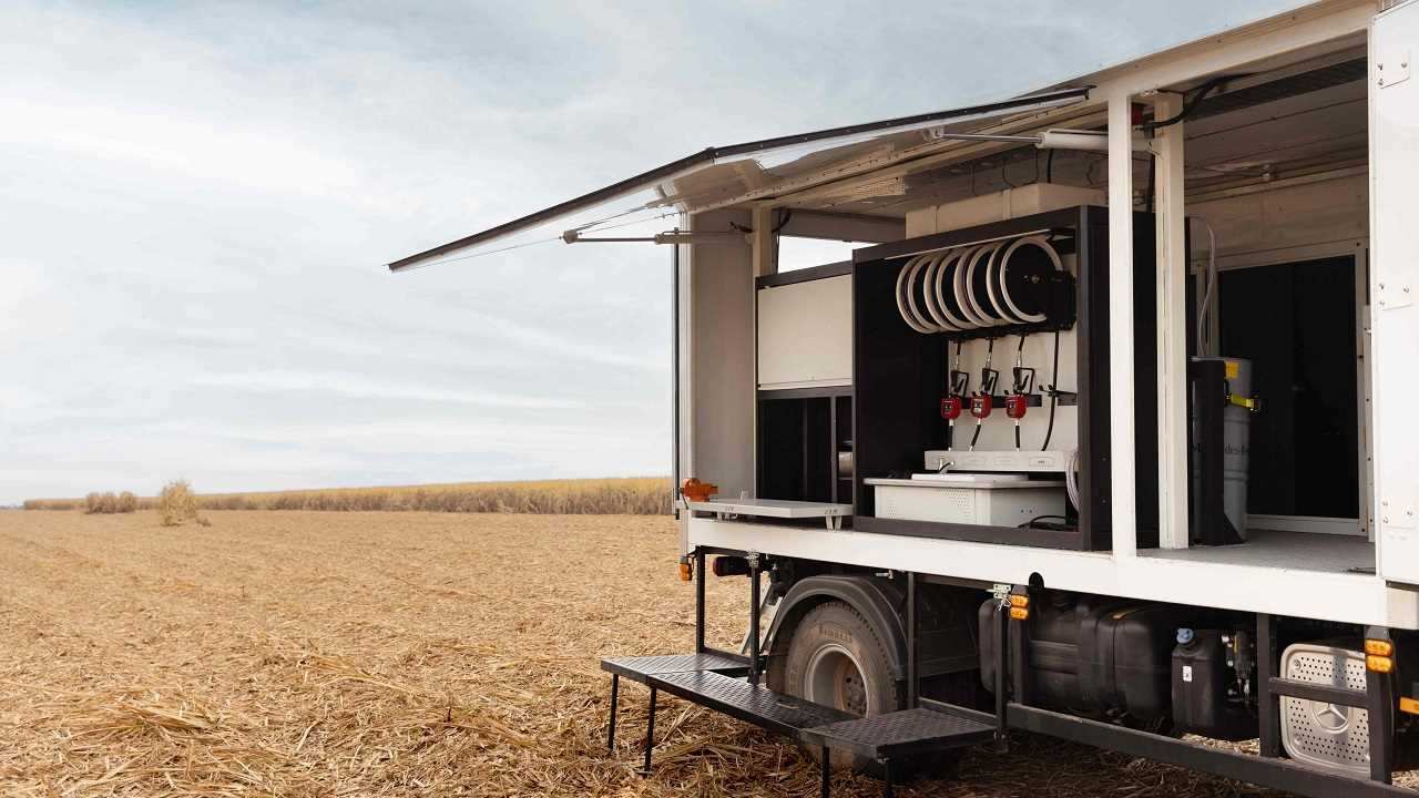 Mercedes Benz instala un servicio in situ durante la temporada de zafra.
