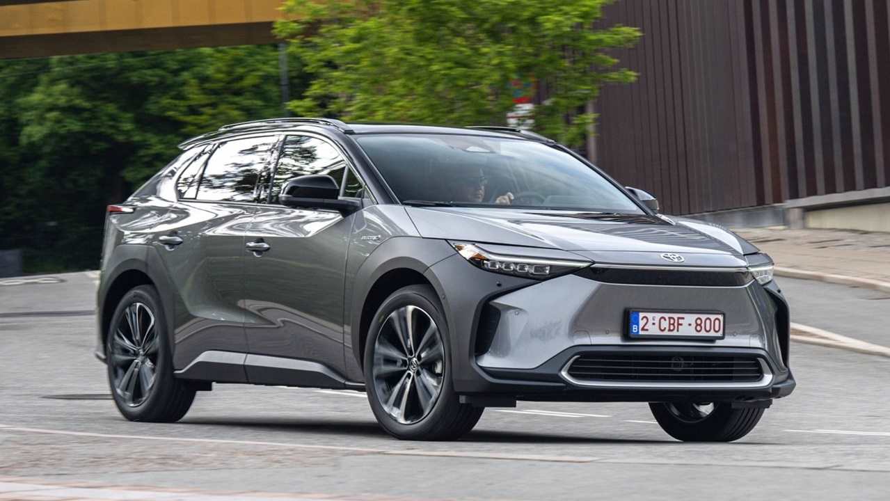 El primer eléctrico de Toyota se lanzaría en 2026.