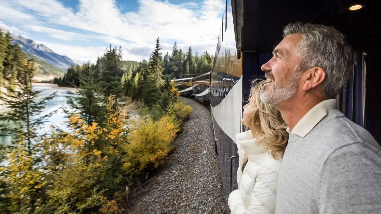 Rocky Mountaineer, el mejor tren del mundo por su servicio y los paisajes que recorre
