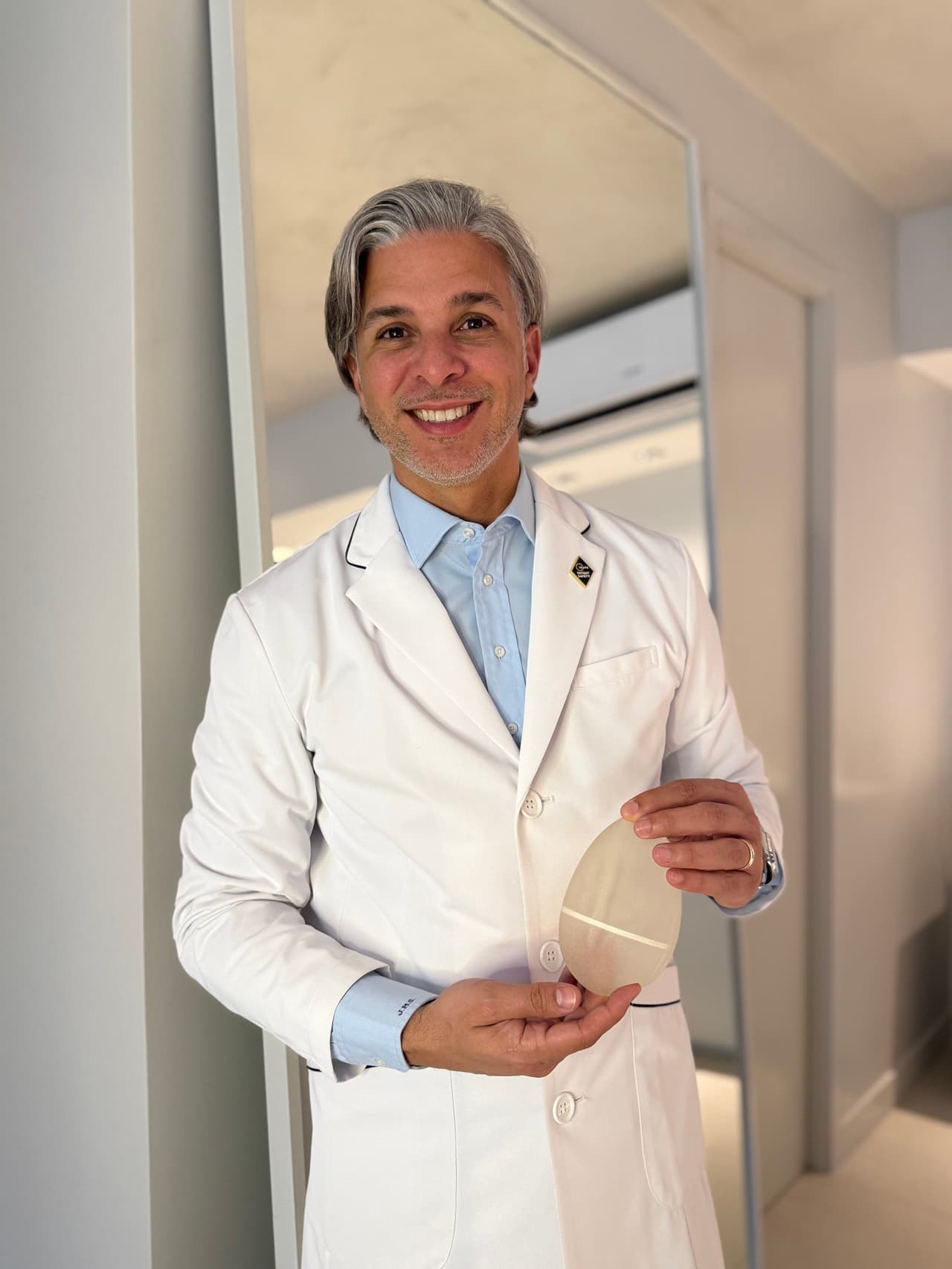 El protocolo de Juan Manuel Seren permite realizar un aumento mamario en menos de 40 minutos.