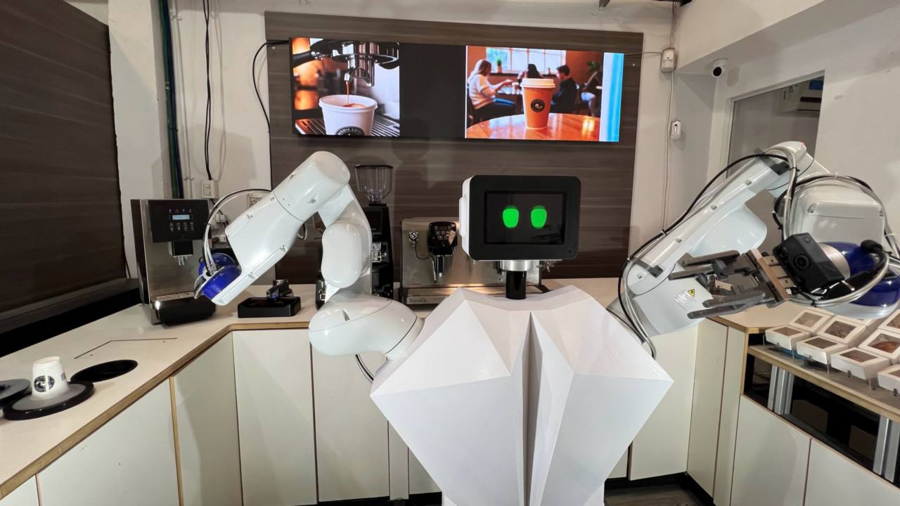 La startup argentina invirtió más de $400 millones en el desarrollo del robot barista BotMy Coffee