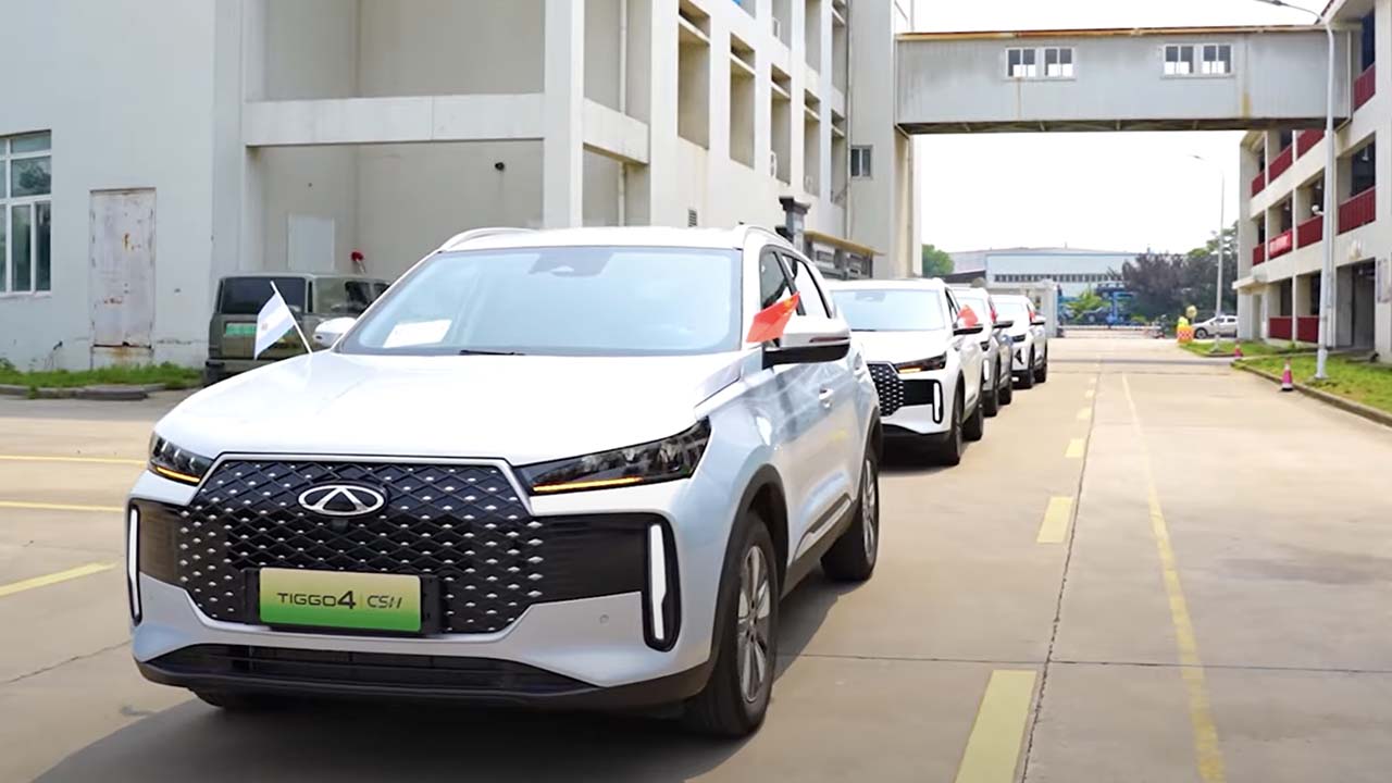 Las primera unidades del Chery Tiggo 4 SCH embarcándose para la Argentina 