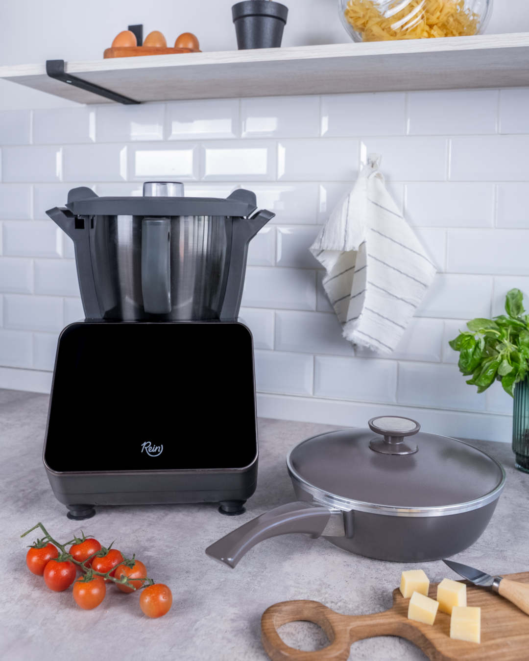 Essen invirtió u$s1,2 millones para lanzar su primer robot de cocina, que ya se vende en Argentina