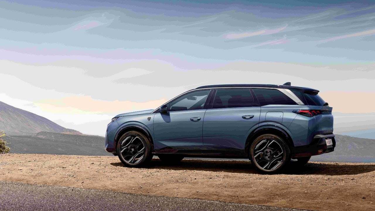 El Peugeot 5008 también fue rediseñado