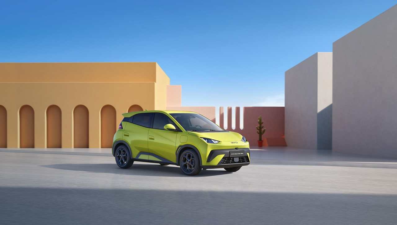 BYD desembarca en el país y ya se prueban sus autos.