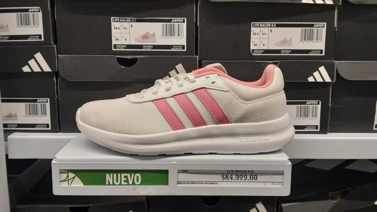 Zapatillas Adidas en cuotas sin interés en el outlet de Distrito Arcos