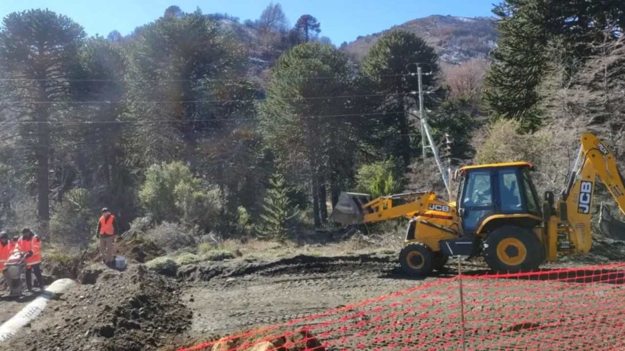 El arranque de los trabajos de la pavimentación de la RP 60 en Neuquén, hacia el cruce con Chile