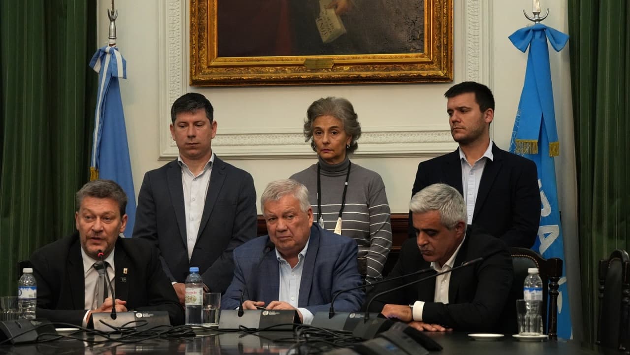 Autoridades de la UBA y el CIN