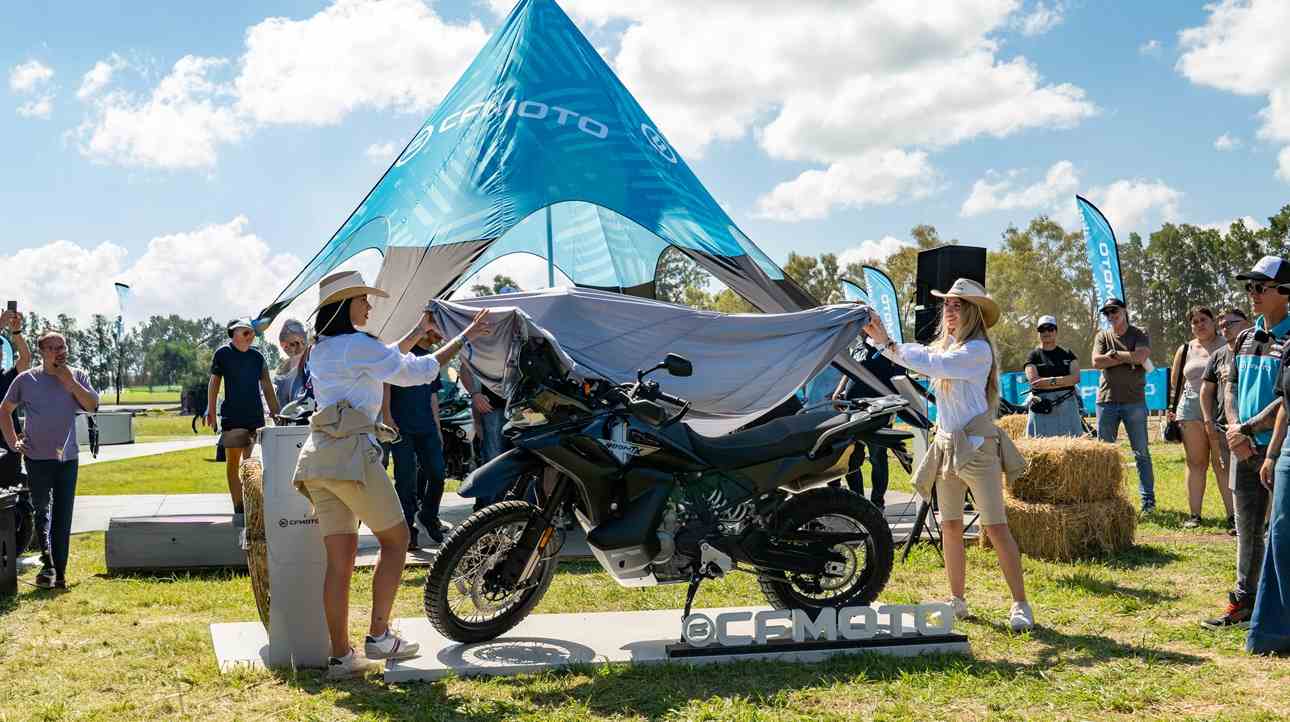 CFMoto amplía la gama en el país con un nuevo modelo de 800 cc.