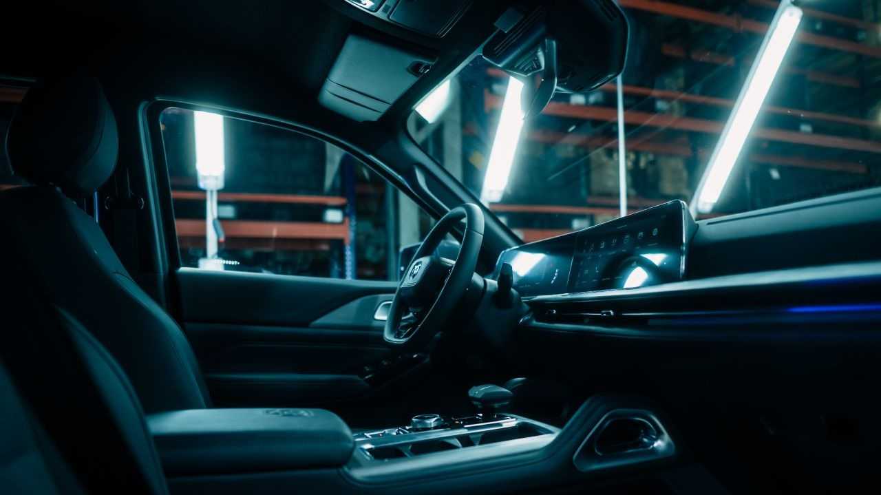 La camioneta Dakota tiene un interior más tecnológico y futurista.