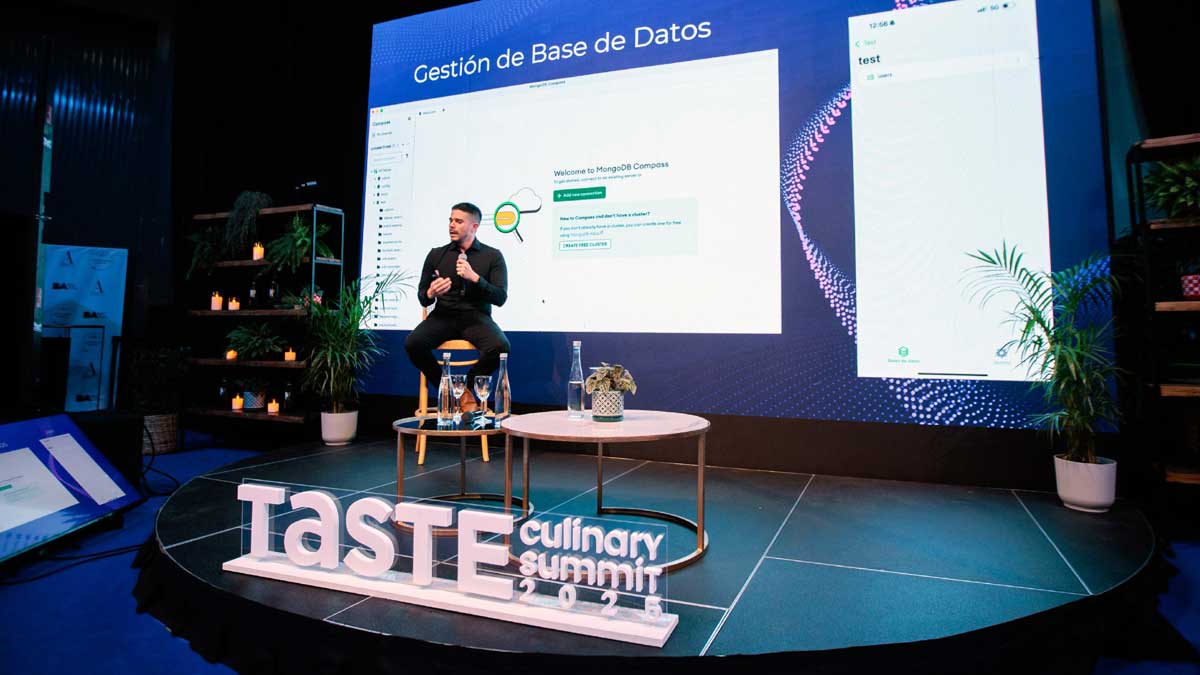 Josué Zerda en la presentación de Fusión IA en Hotelga.