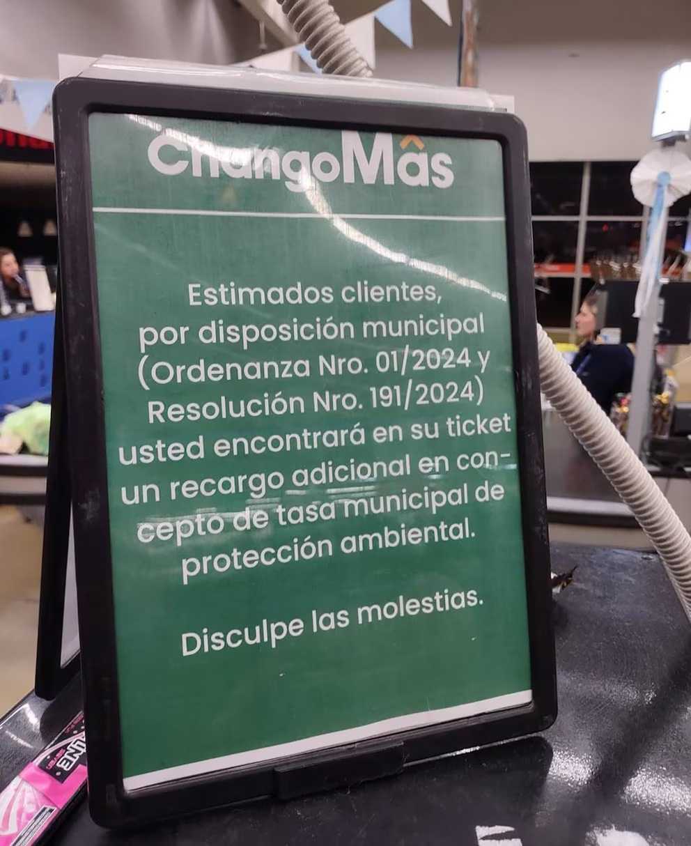 El mensaje en una de las cadenas de supermercados, por el aumento en las tasas