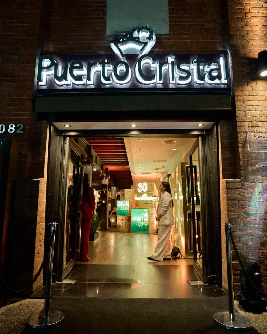 Con dos propuestas diferentes, Puerto Cristal celebra Navidad y Año Nuevo con menú y bebida libre