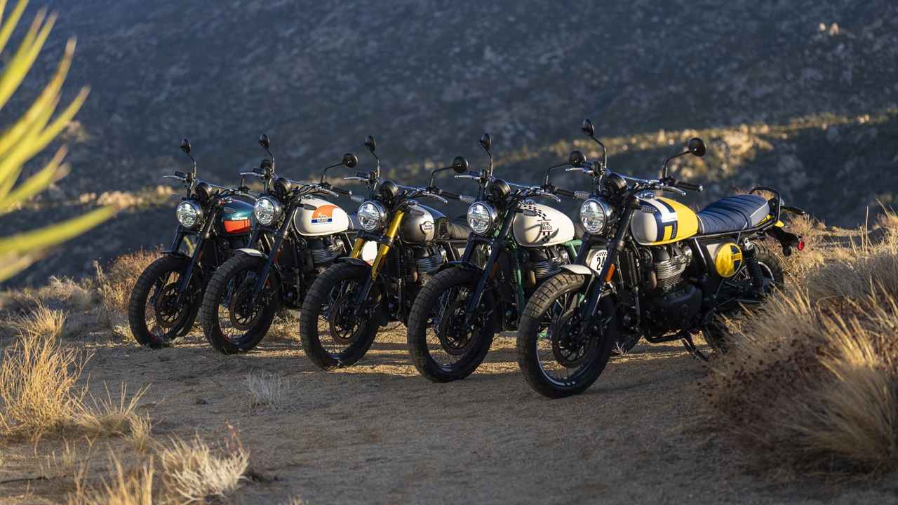 Con diferentes colores, la Bear 650 guarda el legado de una mítica moto de los 60.