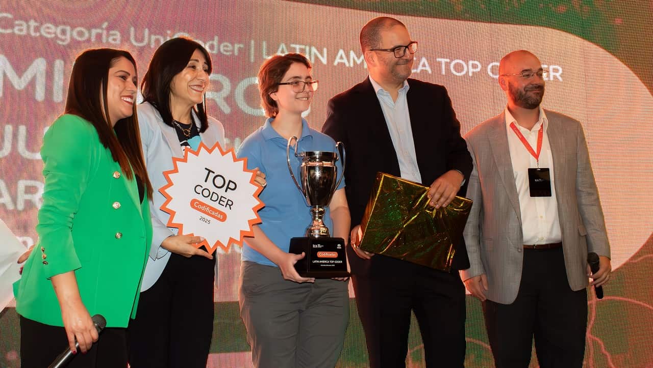 Hada Luz Velosa, Ximena Jofré, Milagros Osimi,