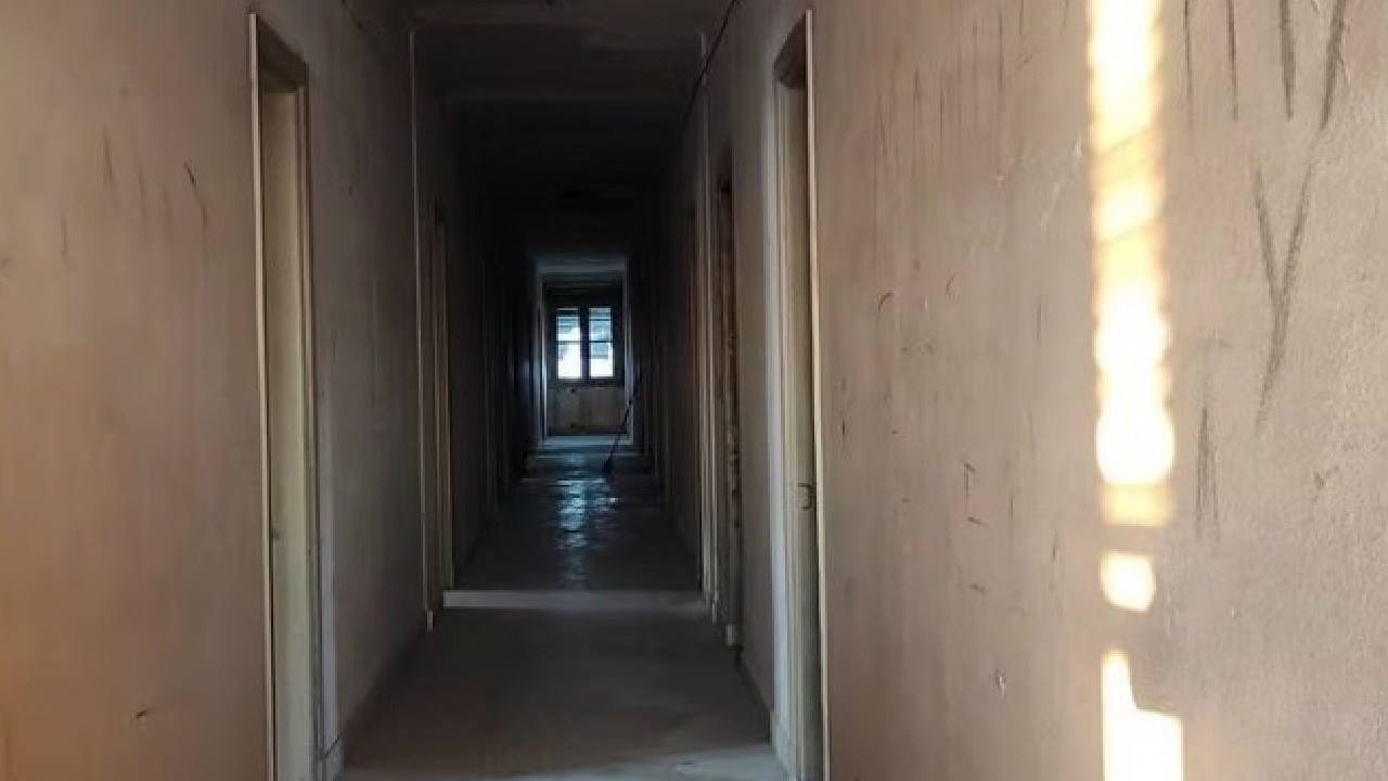 El Hotel Viena en la actualidad y sus pasillos cargados de leyendas.