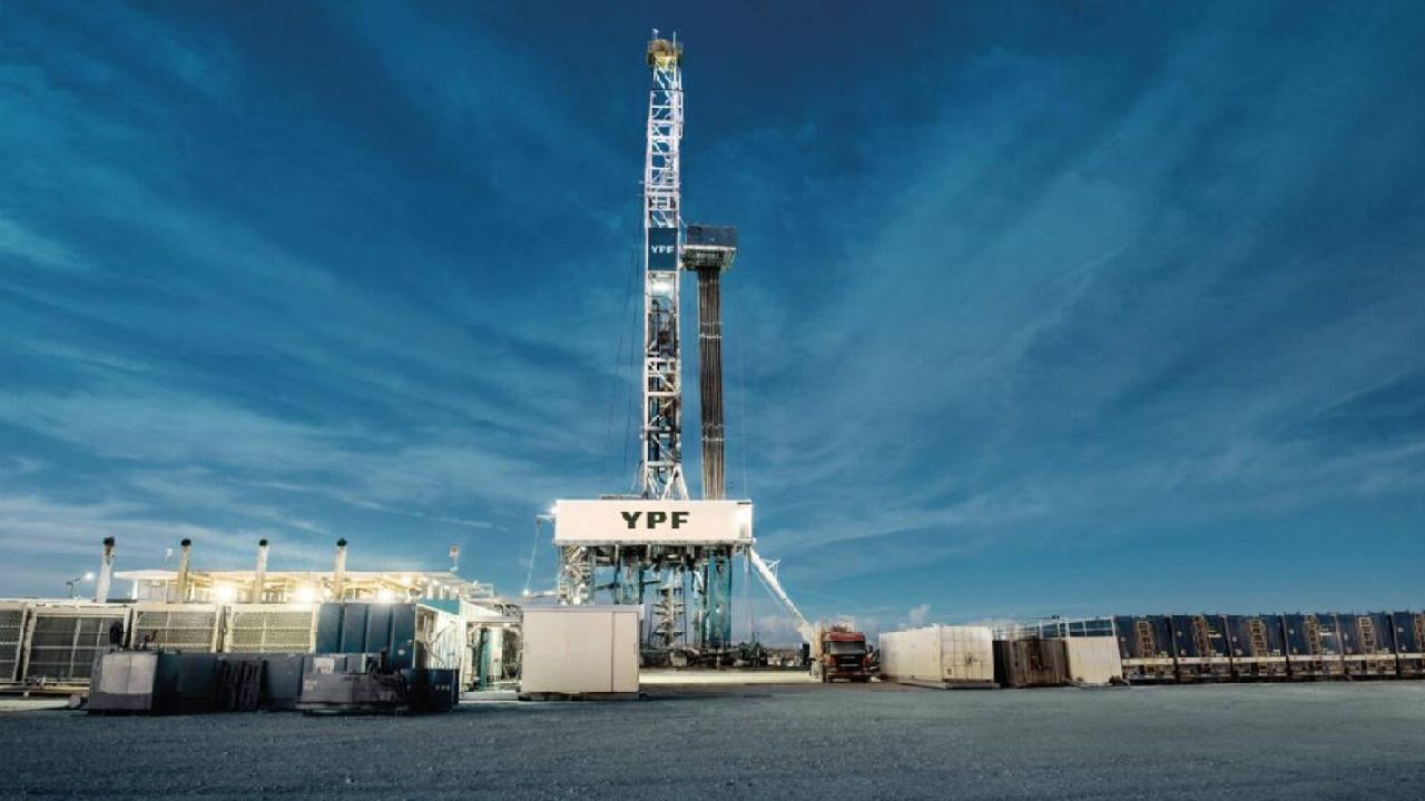 YPF apuesta u$s44.000 millones en Vaca Muerta y prepara cinco proyectos para el RIGI