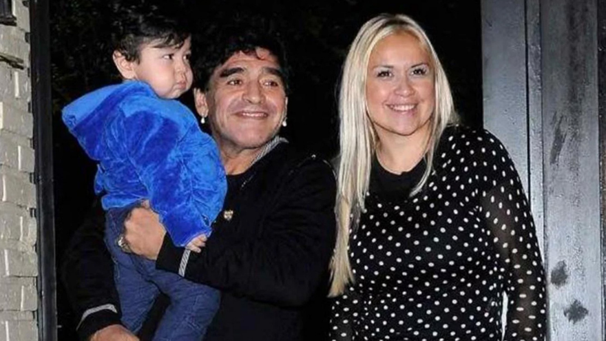 Verónica Ojeda y Maradona mantuviernos una relación entre 2005 y 2012, y en este último año fue cuando conoció a Rocío Oliva