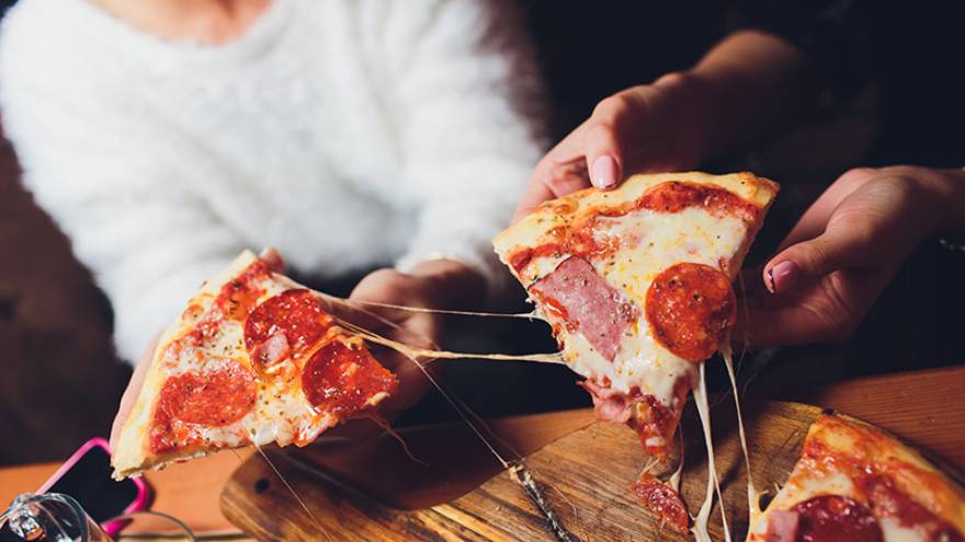 Es común que aparezca una fuerte sensación de sueño luego de haber comido