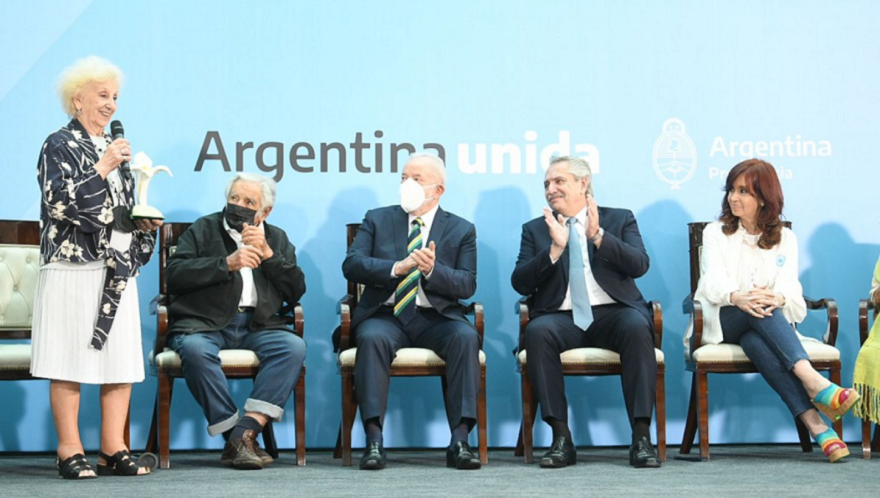 Antes del acto en Plaza de Mayo, 