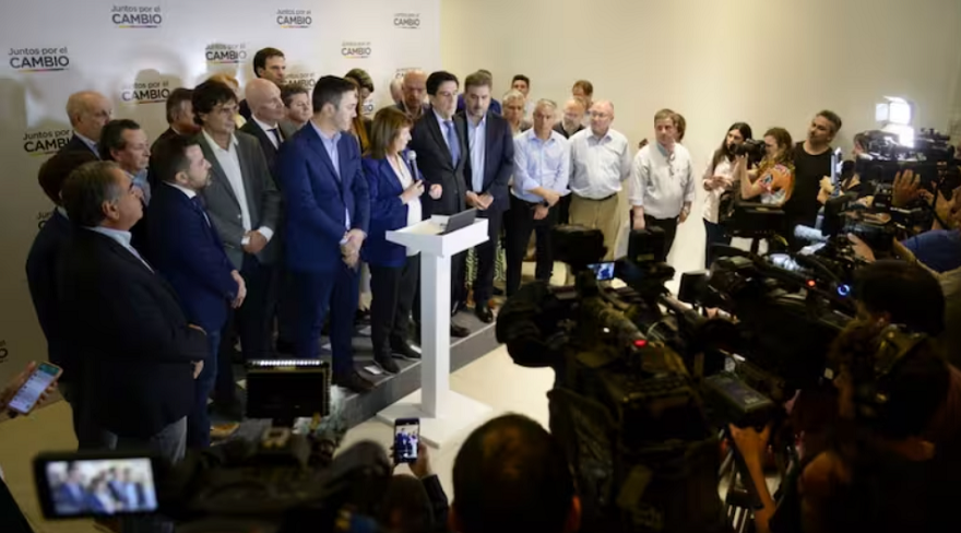 En conferencia de prensa, 